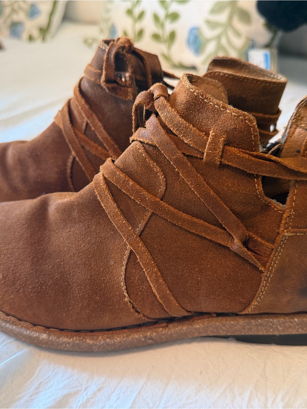 Born Suede Lace-Up Ankle Boots in Brown size 7